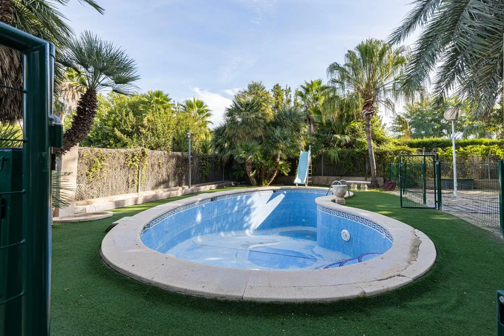 Piscina de Casa o xalet en venda en Murcia amb Jardí privat, Terrassa i Traster