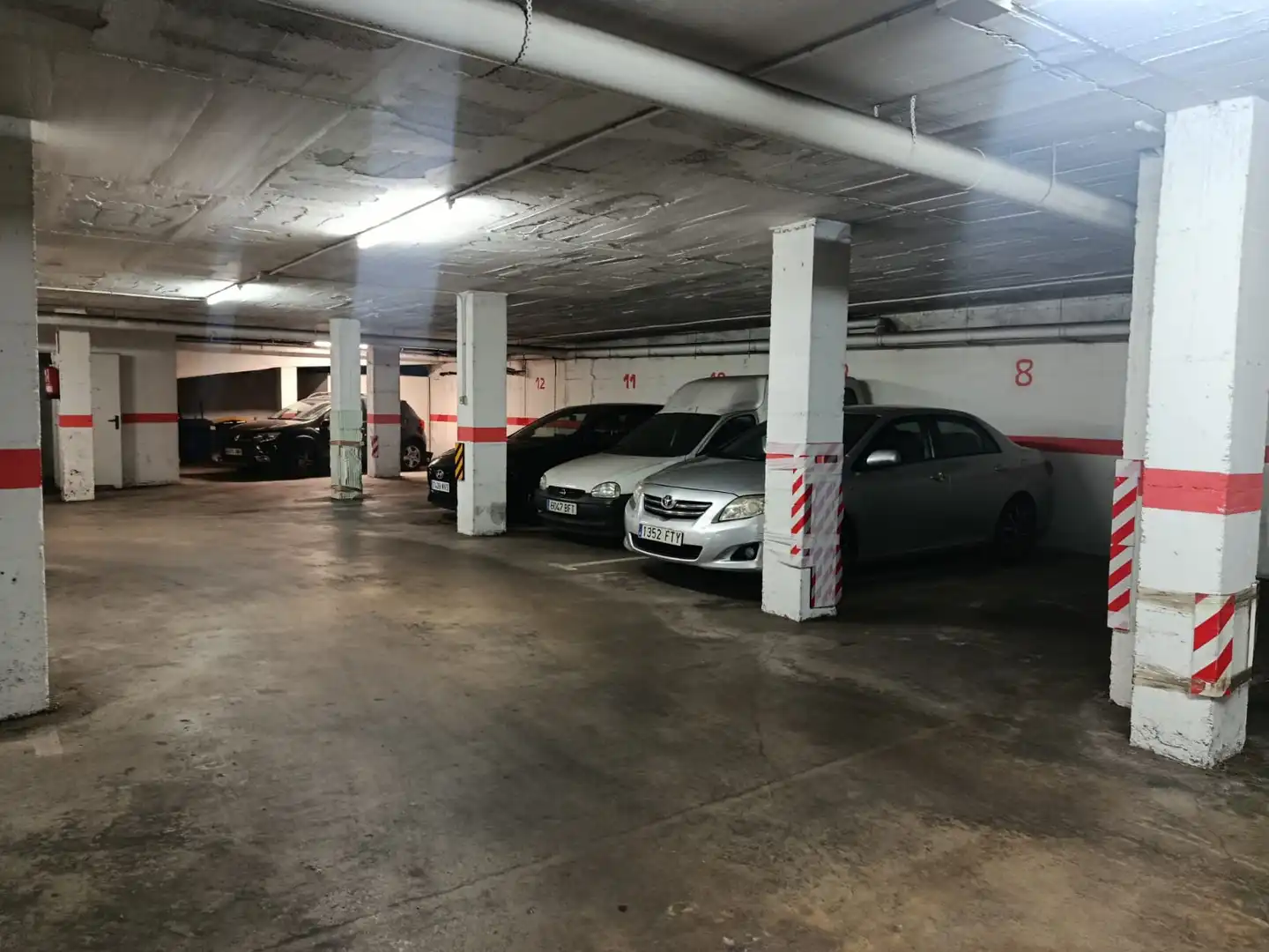 Parking of Garage for rent in Salt