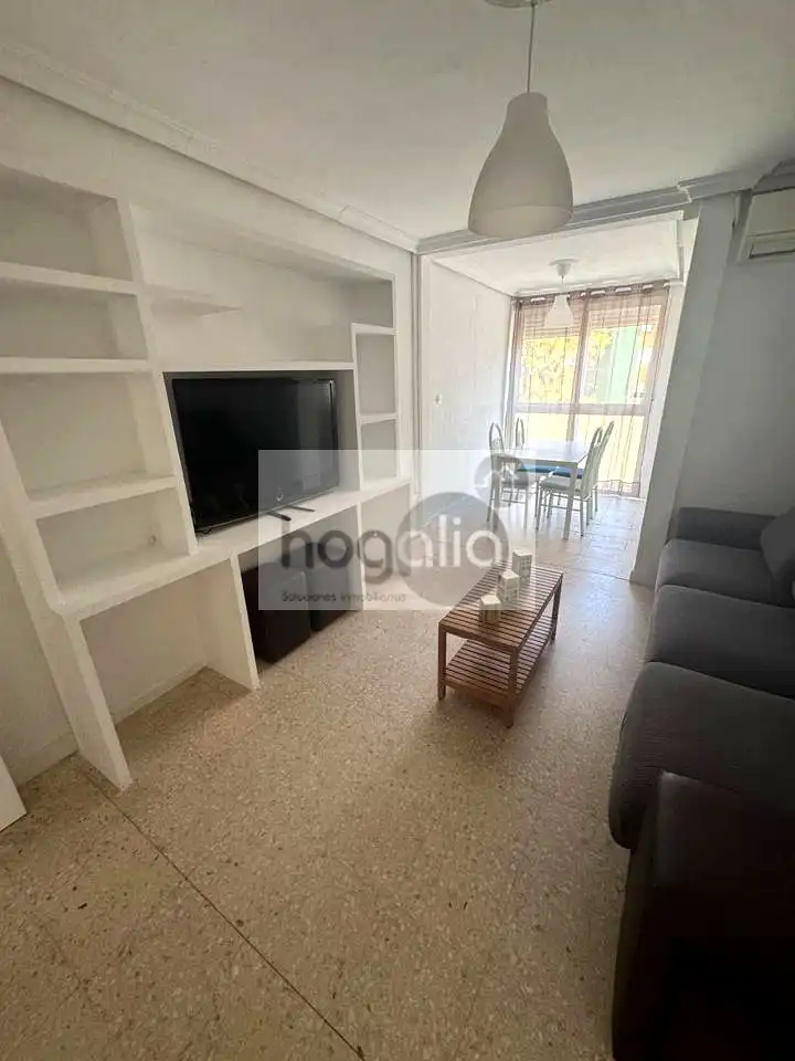 Bedroom of Flat for rent in Sevilla  with Air Conditioner, Terrace and Furnished