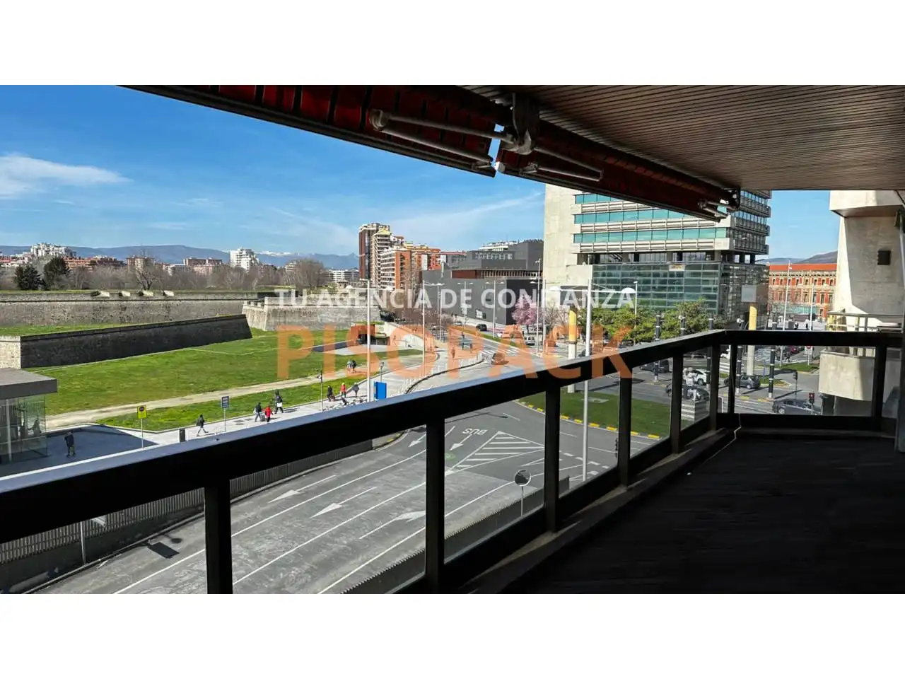 Vista exterior de Piso en venta en  Pamplona / Iruña con Calefacción, Terraza y Balcón