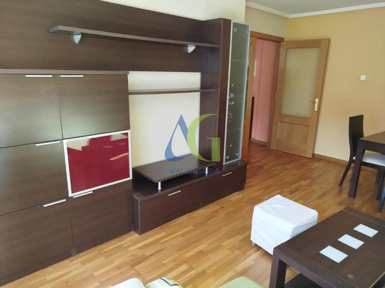 Sala d'estar de Apartament de lloguer en Villaquilambre amb Calefacció, Parquet i Traster