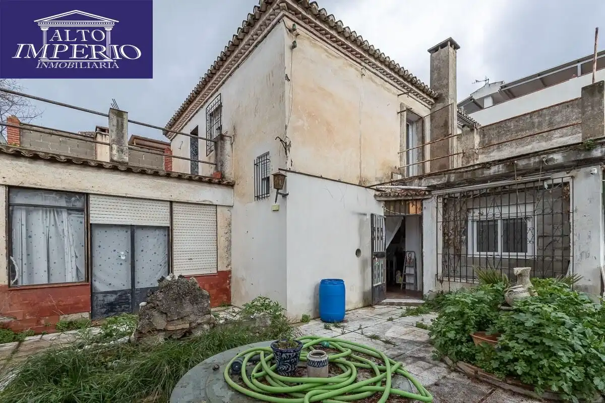 Maison mitoyenne avec jardin à vendre à Calle ANTONIO MACHADO
