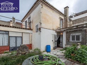 Adossat amb jardí en venda a Calle ANTONIO MACHADO