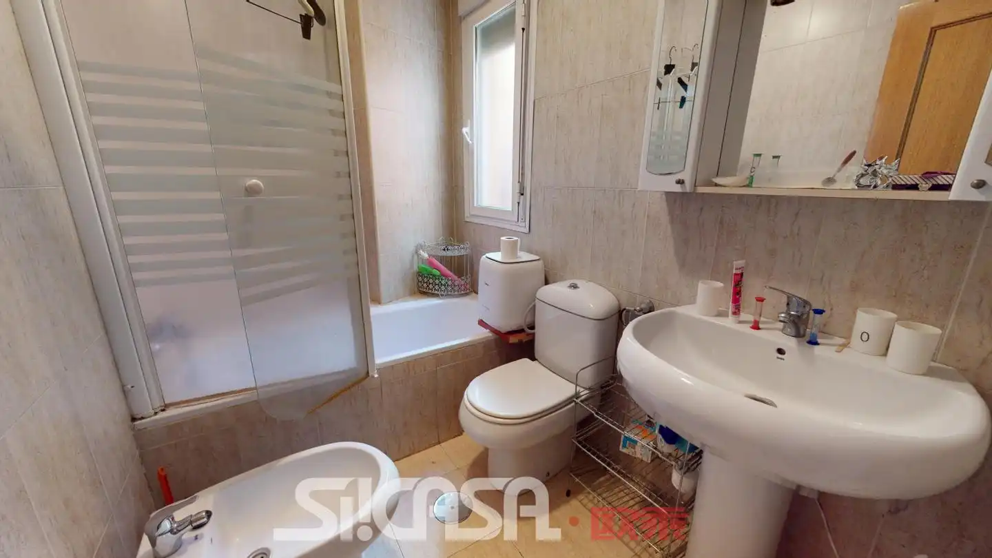 Baño de Dúplex en venta en Madrid con Aire acondicionado, Calefacción y Terraza