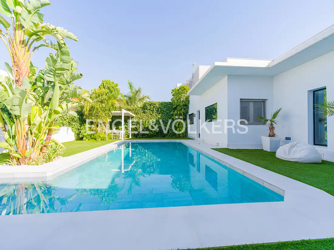 Piscina de Casa o chalet en venta en Elche / Elx con Aire acondicionado, Calefacción y Jardín privado