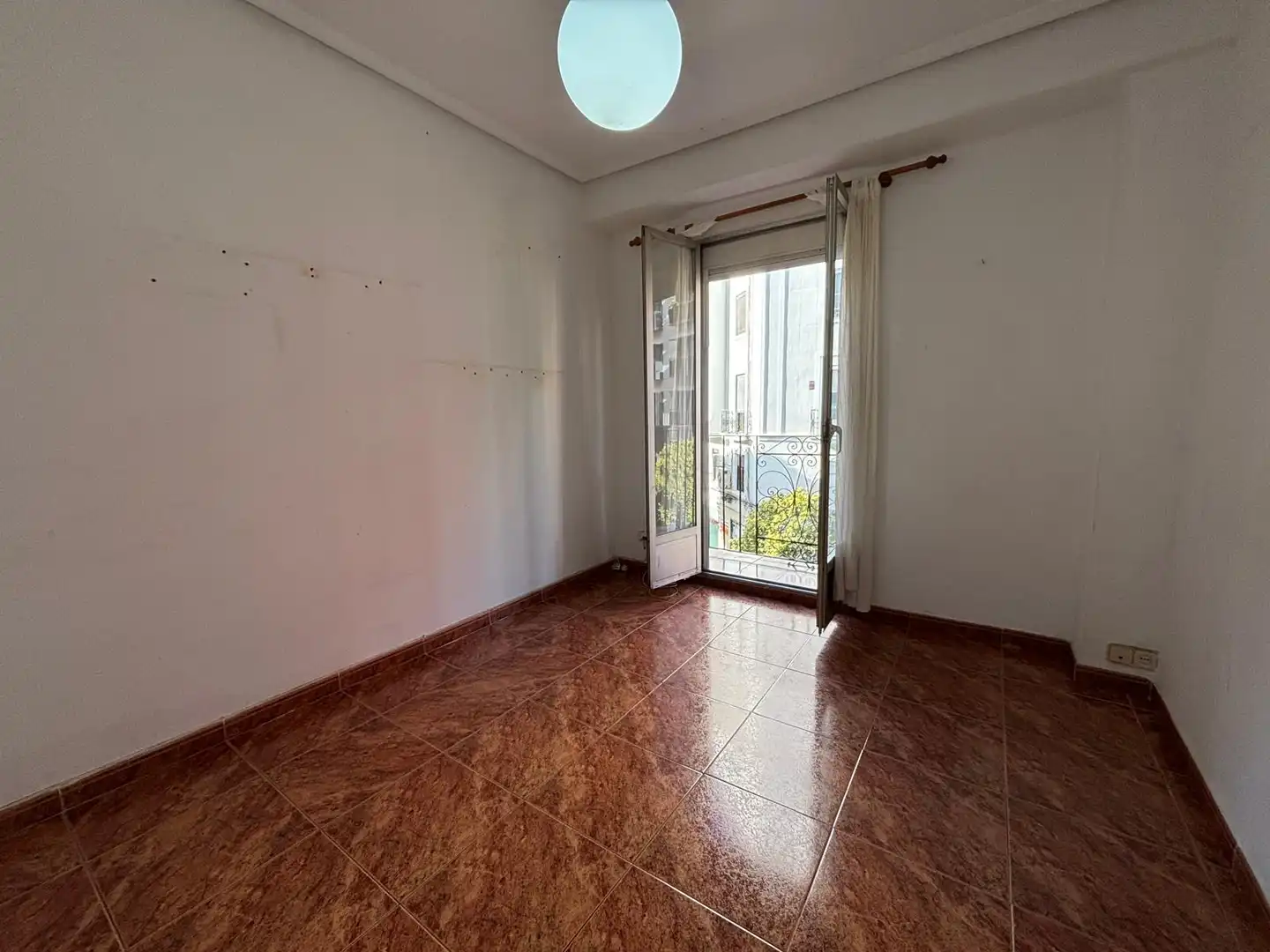 Bedroom of Flat for rent in Valencia  with Air Conditioner, Washing machine and Balcony