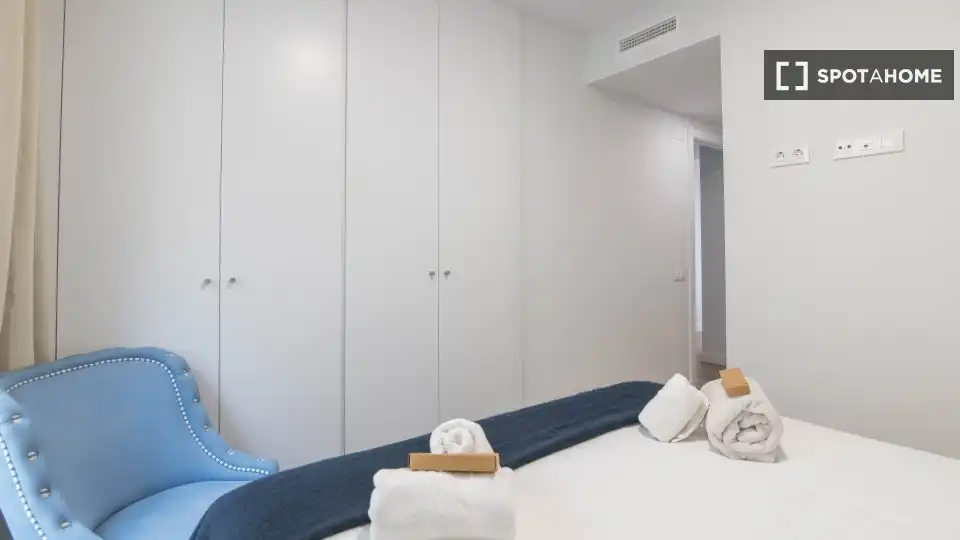 Habitación de Apartamento para compartir en El Puig de Santa Maria con Aire acondicionado, Terraza y Amueblado