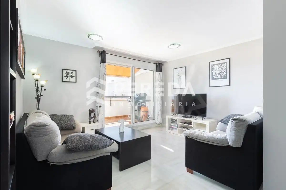 Wohnzimmer von Dachboden zum Verkauf in Roquetas de Mar mit Privatgarten, Terrasse und Abstellraum