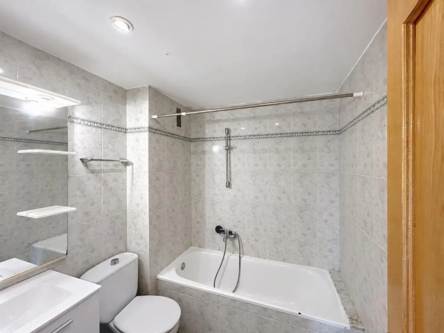 Baño de Apartamento en venta en Centre  