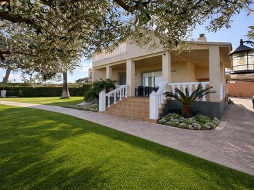 Villa con piscina in vendita a Calle Río Duero