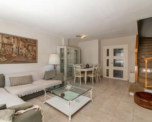 Living room of Single-family semi-detached for sale in Vilanova i la Geltrú  with Air Conditioner, Terrace and Balcony