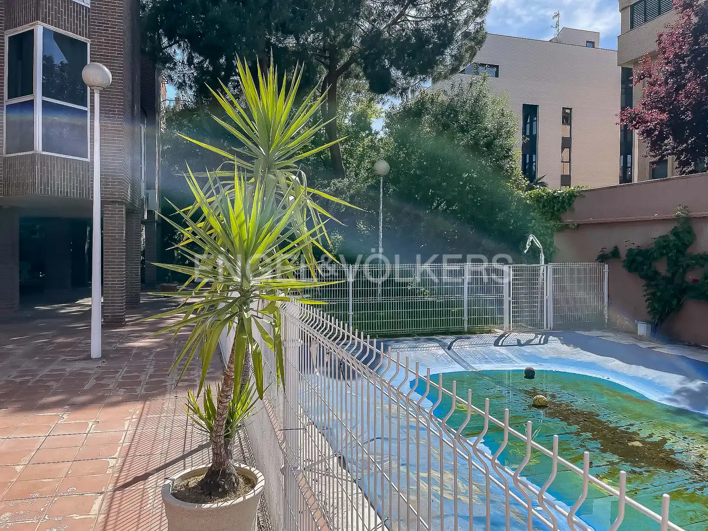 Piscina de Pis de lloguer en Madrid amb Aire condicionat, Calefacció i Jardí privat