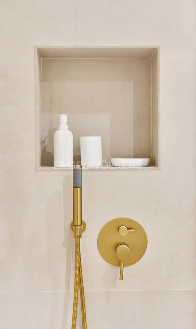 Baño de Piso de alquiler en Barcelona con Aire acondicionado, Calefacción y Balcón