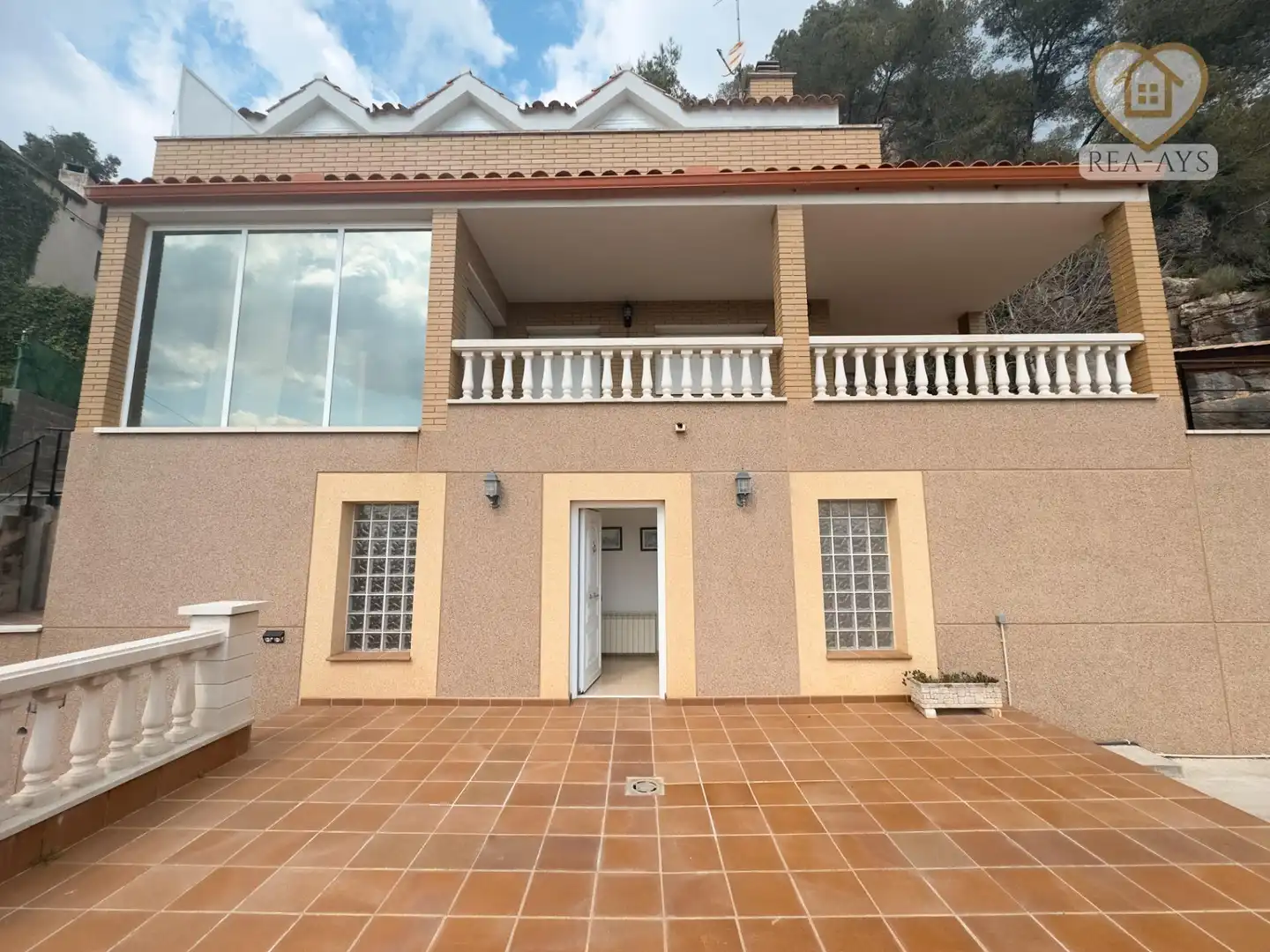 Vista exterior de Casa o chalet en venta en Vallirana con Aire acondicionado, Calefacción y Jardín privado