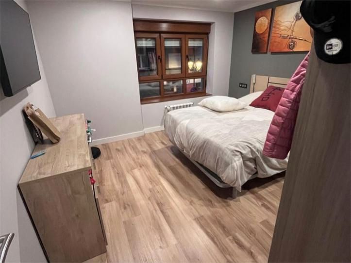 Bedroom of Flat for sale in Oviedo   with Heating, Parquet flooring and Furnished