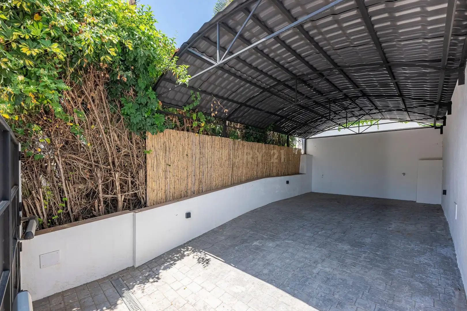 Terrasse von Haus oder Chalet zum Verkauf in Marbella mit Klimaanlage, Privatgarten und Abstellraum