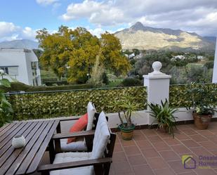 Jardí de Àtic en venda en Marbella amb Aire condicionat, Terrassa i Piscina comunitària