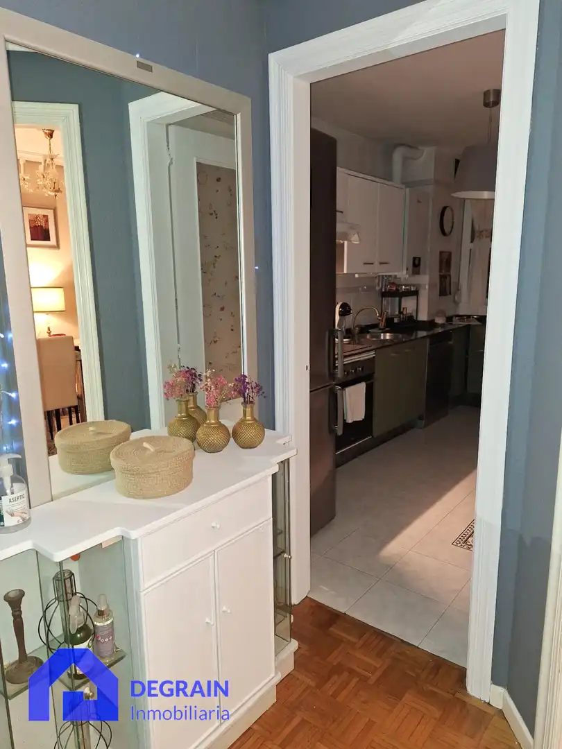 Cocina de Ático en venta en Oviedo  con Calefacción, Parquet y Trastero