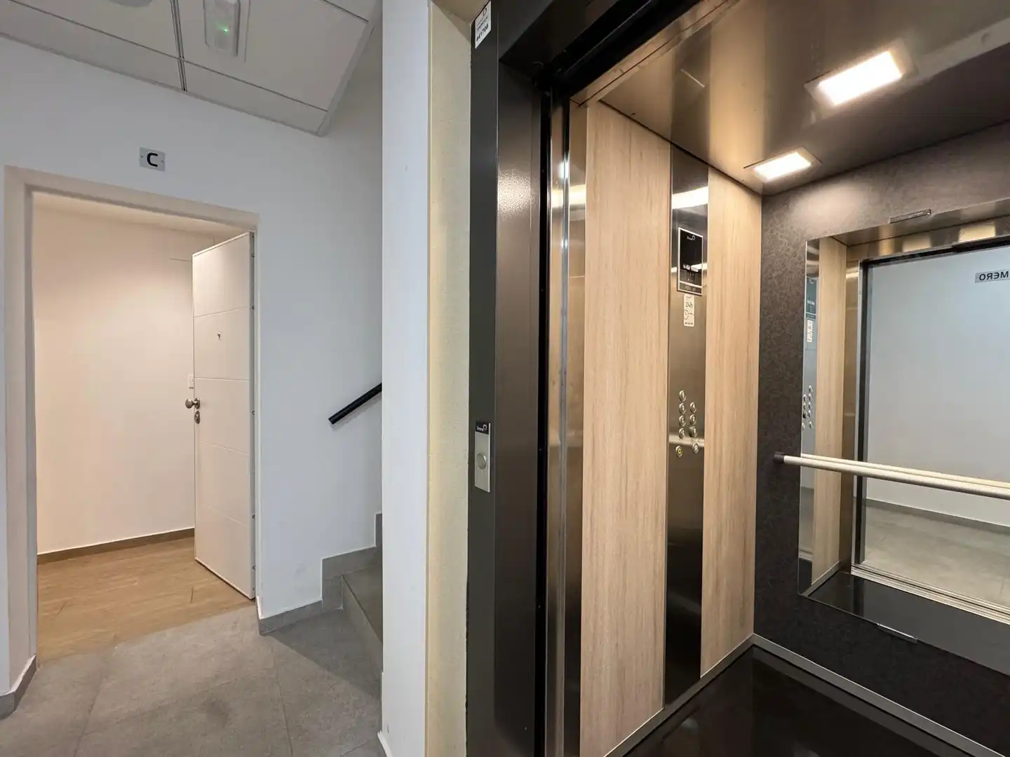 Apartment with terrace for sale in Calle arquitecto laramendi, imagen 5