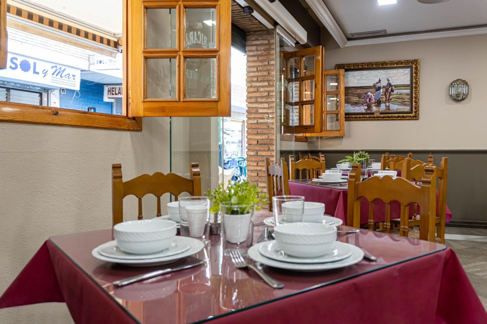 Premises for sale in  Sevilla Capital  with Air Conditioner and Furnished