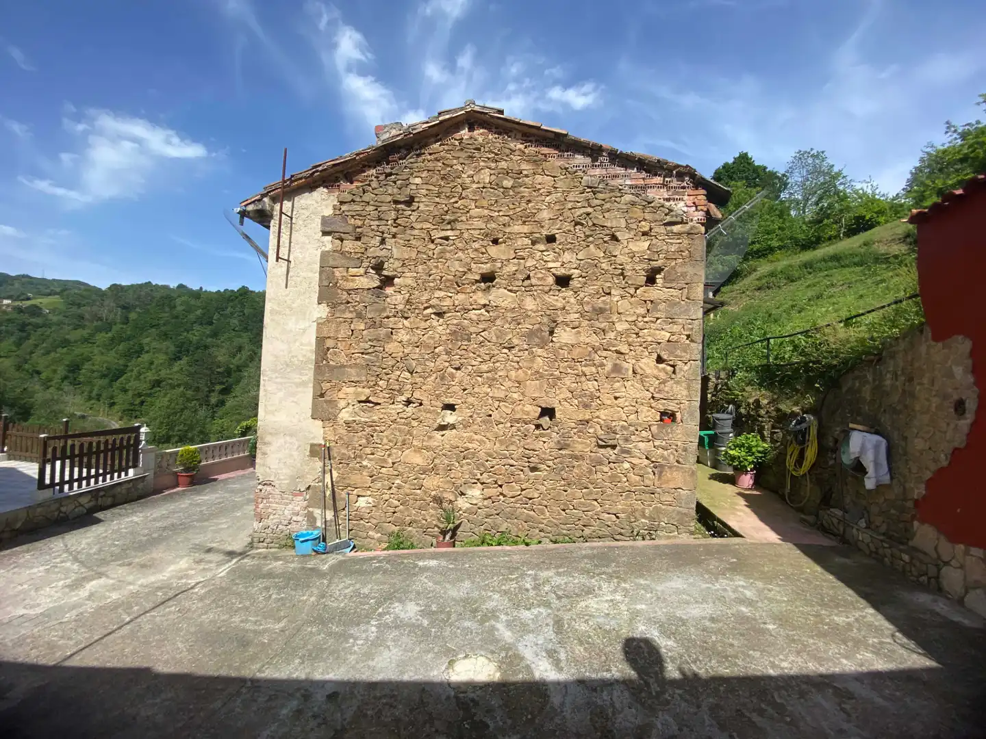 Vista exterior de Casa adosada en venta en Bimenes