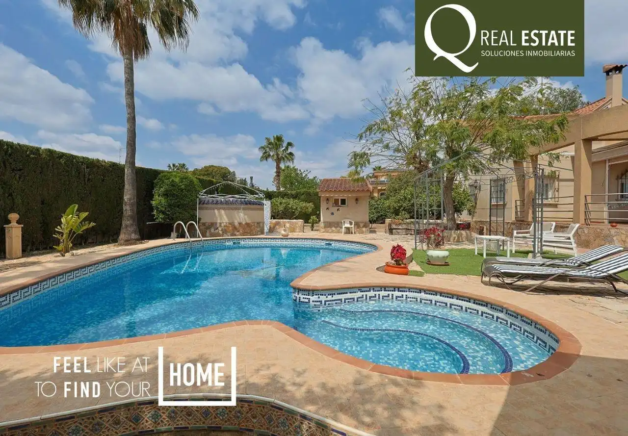 Vista exterior de Casa o chalet en venta en Alicante / Alacant con Aire acondicionado, Calefacción y Jardín privado