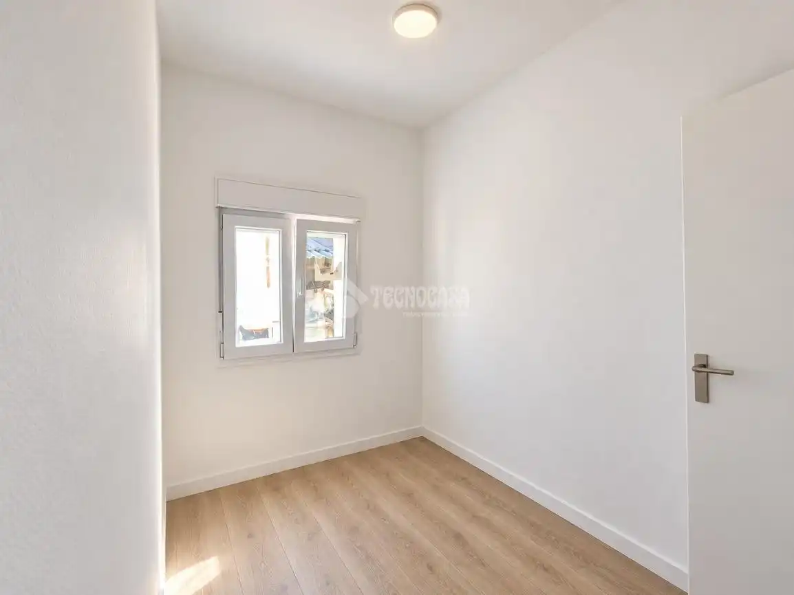 Habitación de Casa adosada en venta en Alcalá de Henares con Aire acondicionado y Trastero