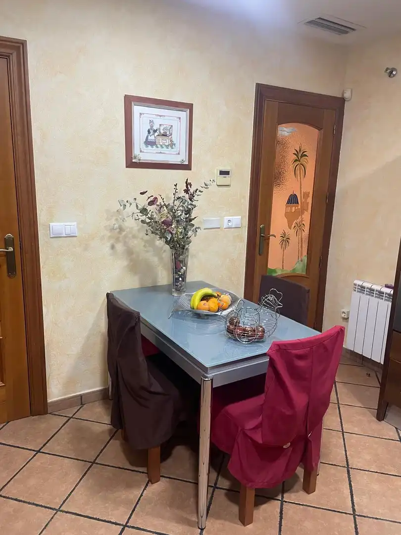 Menjador de Casa adosada en venda en Elche / Elx amb Aire condicionat, Calefacció i Jardí privat