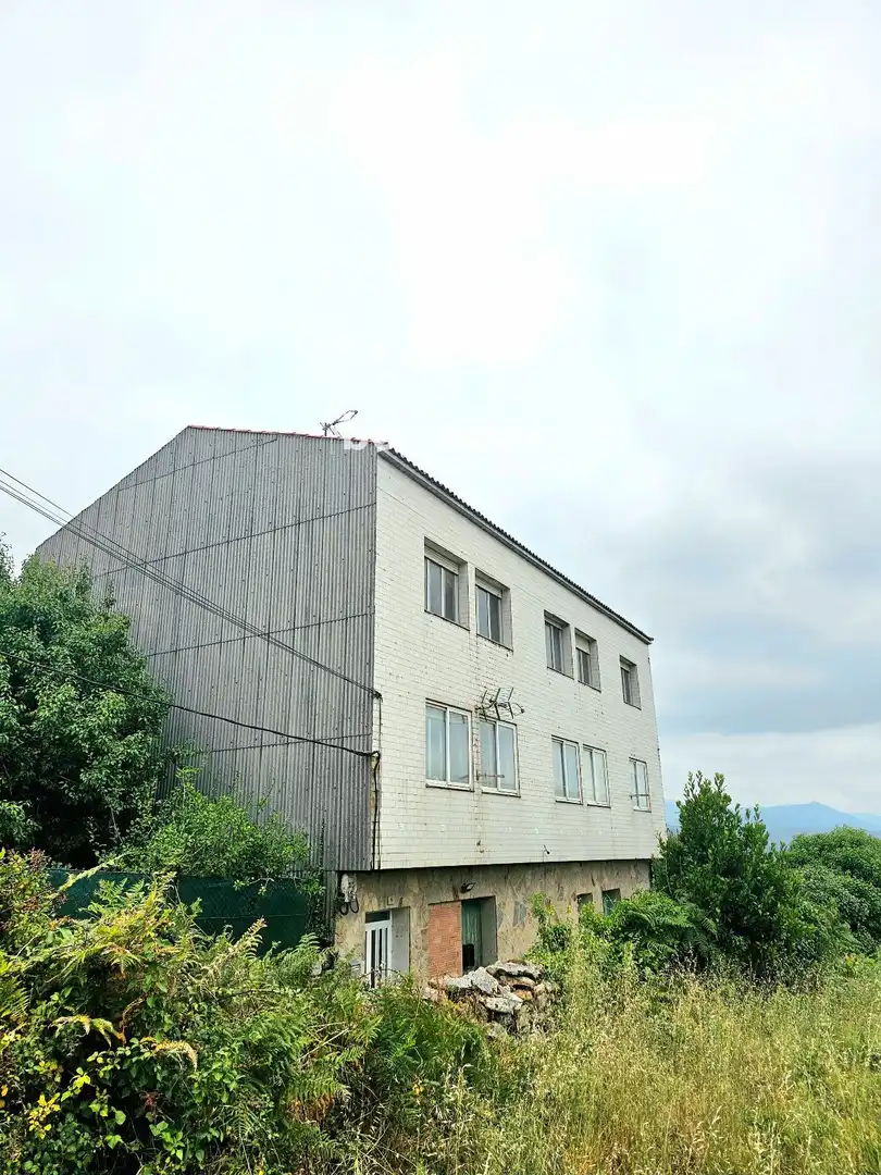 Vista exterior de Piso en venta en Ribeira con Calefacción y Trastero