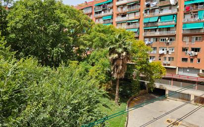 Exterior view of Flat for sale in  Barcelona Capital  with Air Conditioner