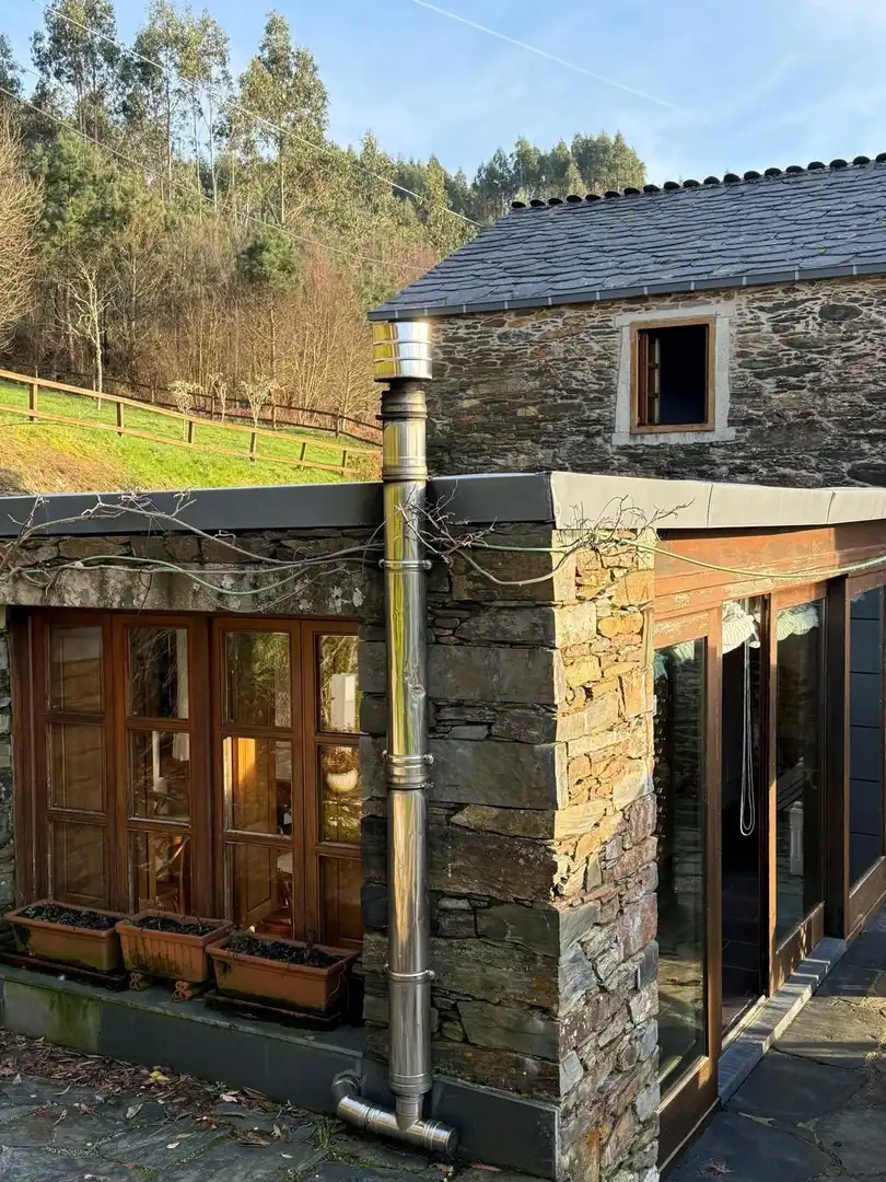 Vista exterior de Finca rústica en venta en Monfero con Calefacción, Jardín privado y Amueblado