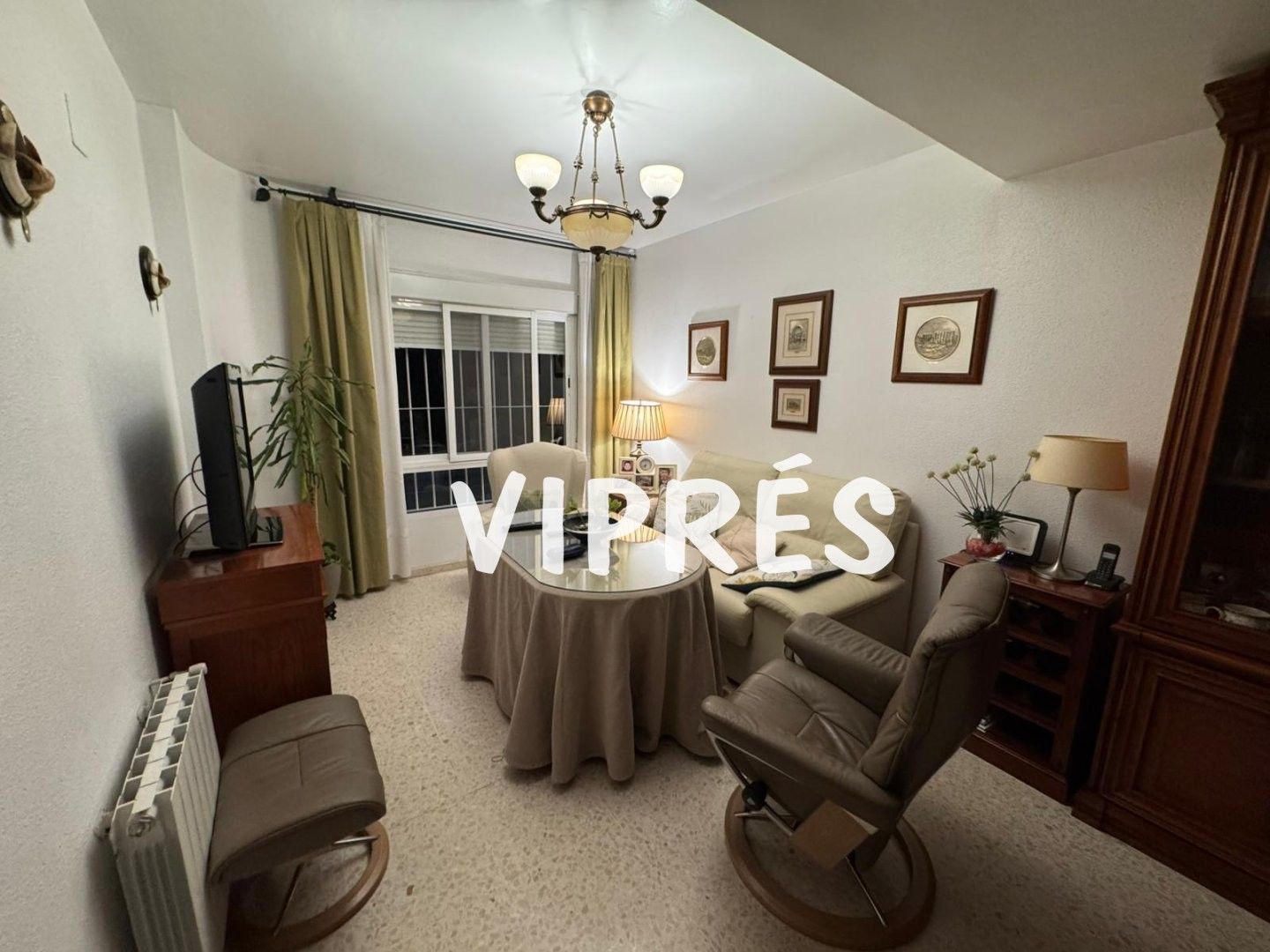 Dormitori de Casa adosada en venda en Mérida amb Aire condicionat i Moblat