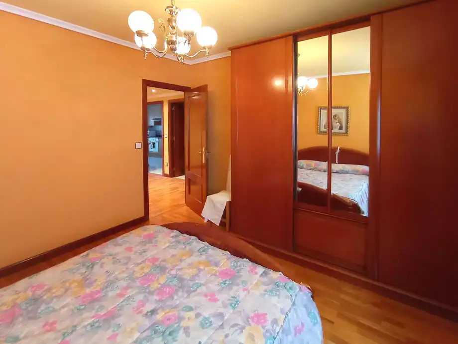Dormitori de Pis en venda en Vitoria - Gasteiz amb Calefacció, Parquet i Terrassa