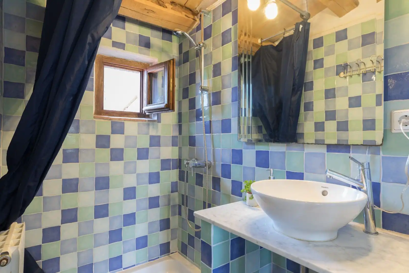Badezimmer von Gebäude zur Miete in Bordils, Girona