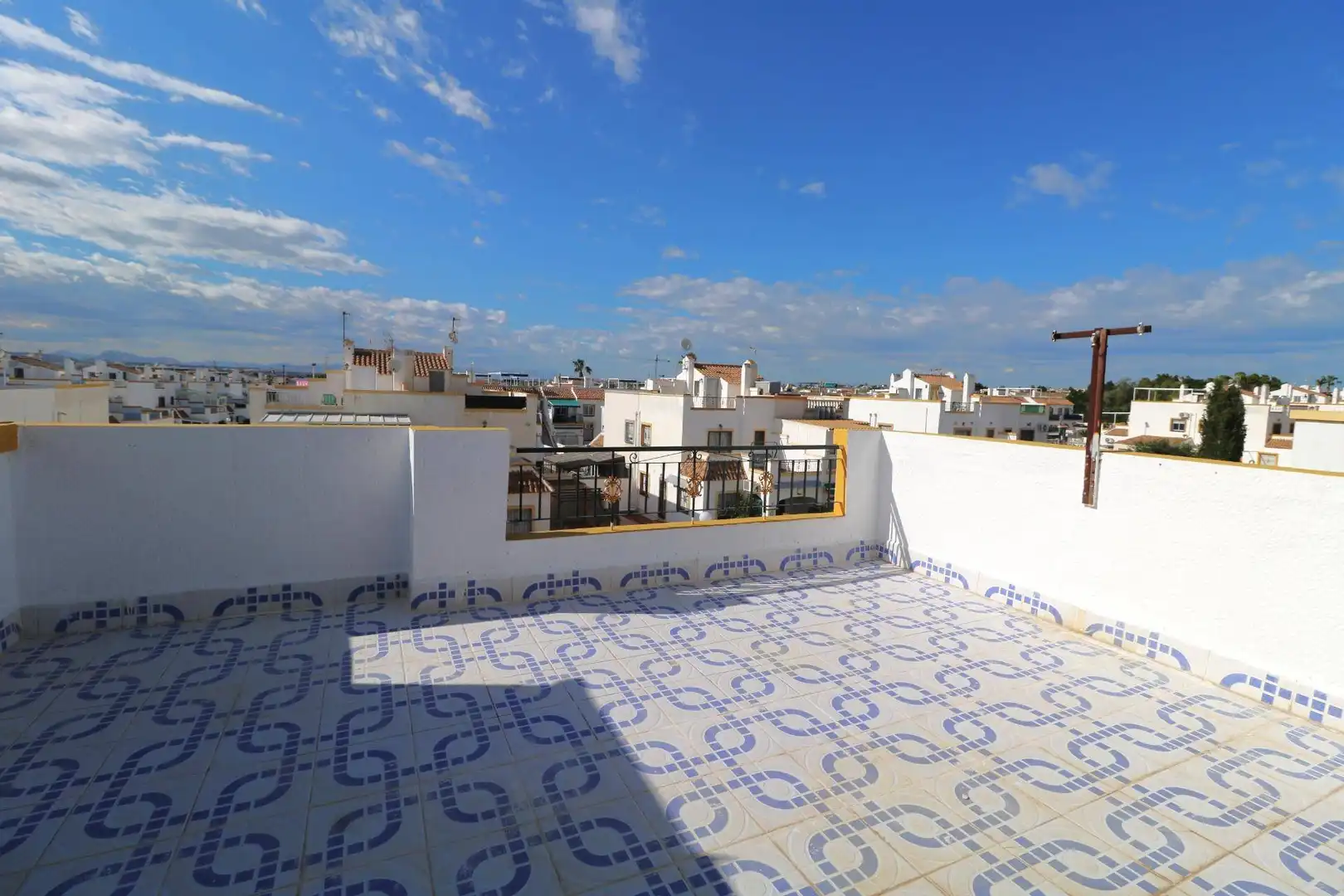 Terraza de Piso en venta en Torrevieja con Jardín privado, Amueblado y Piscina comunitaria