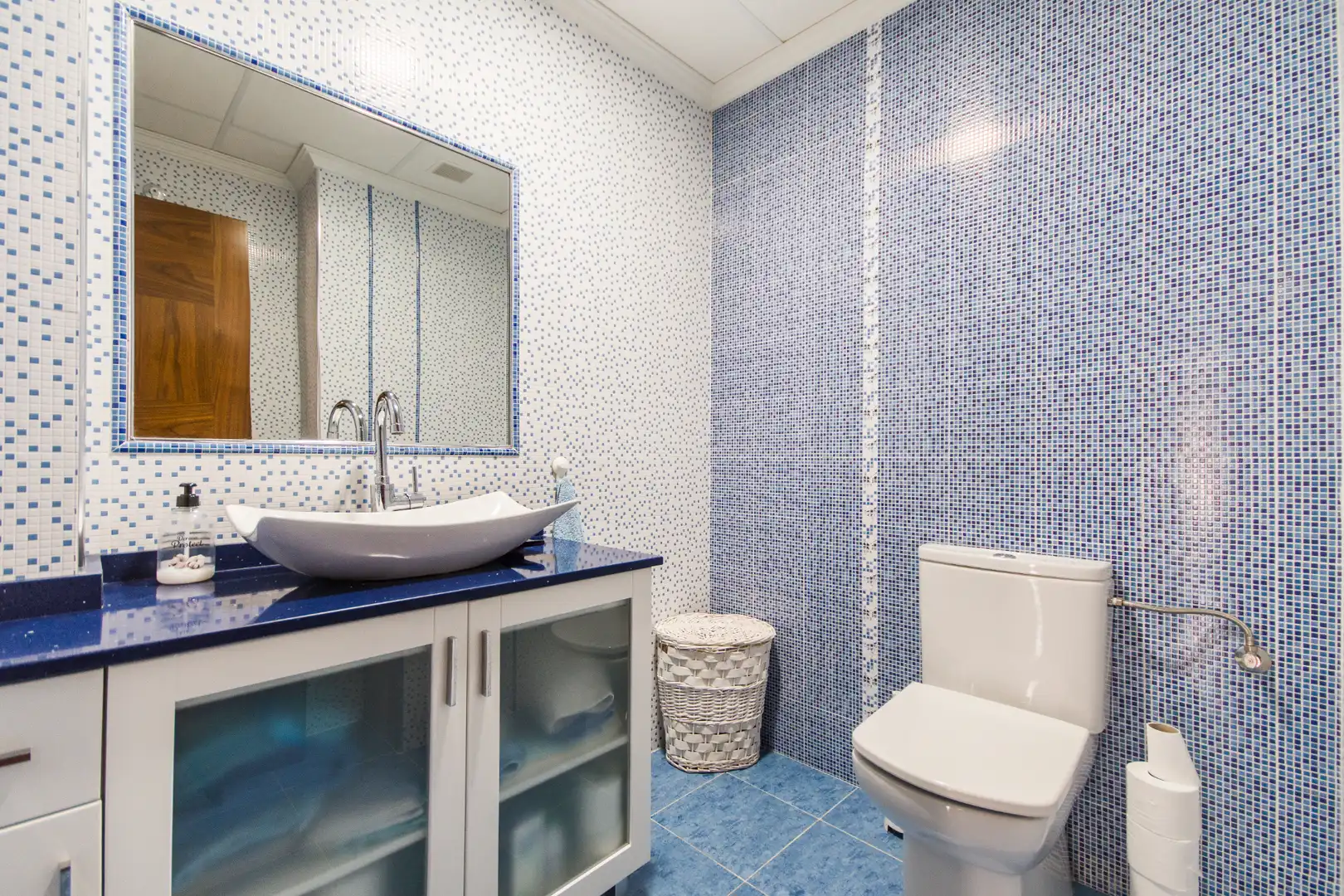 Bathroom of Houses for sale in Aranjuez  with Air Conditioner, Heating and Private garden