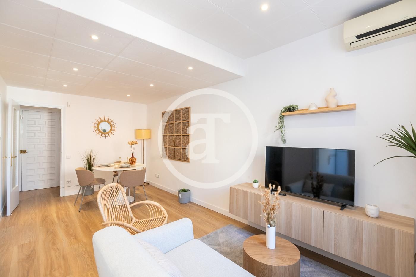 Living room of Flat to rent in  Barcelona Capital  with Air Conditioner, Furnished and Washing machine