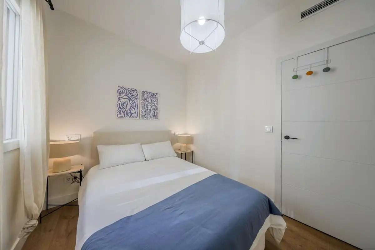 Bedroom of Flat for rent in Madrid  with Air Conditioner, Heating and Terrace