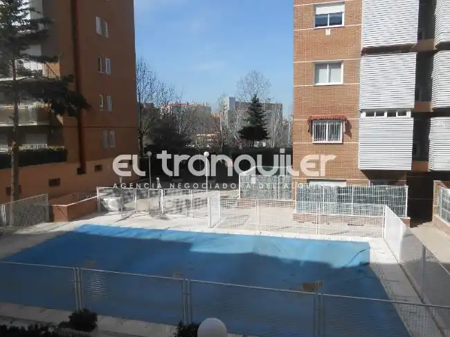Aparcament de Pis en venda en Madrid amb Aire condicionat, Parquet i Piscina