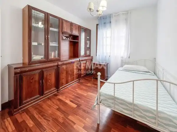Habitación de Piso en venta en Vigo  con Calefacción y Trastero