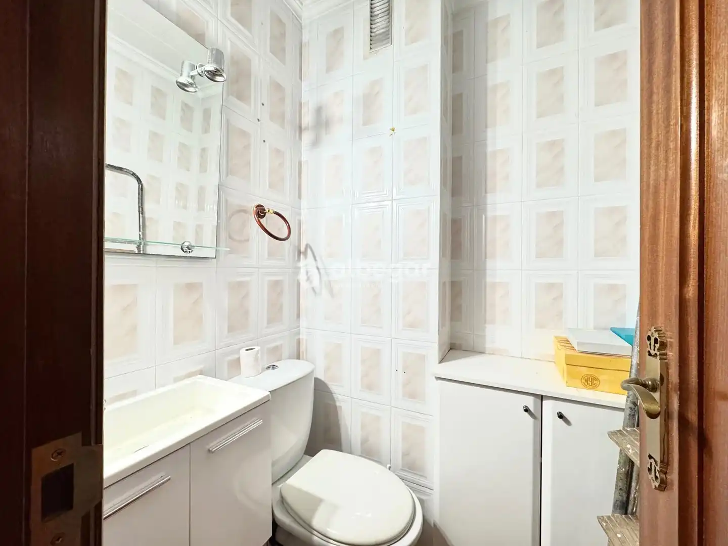 Baño de Piso en venta en Valencia con Terraza, Trastero y Horno