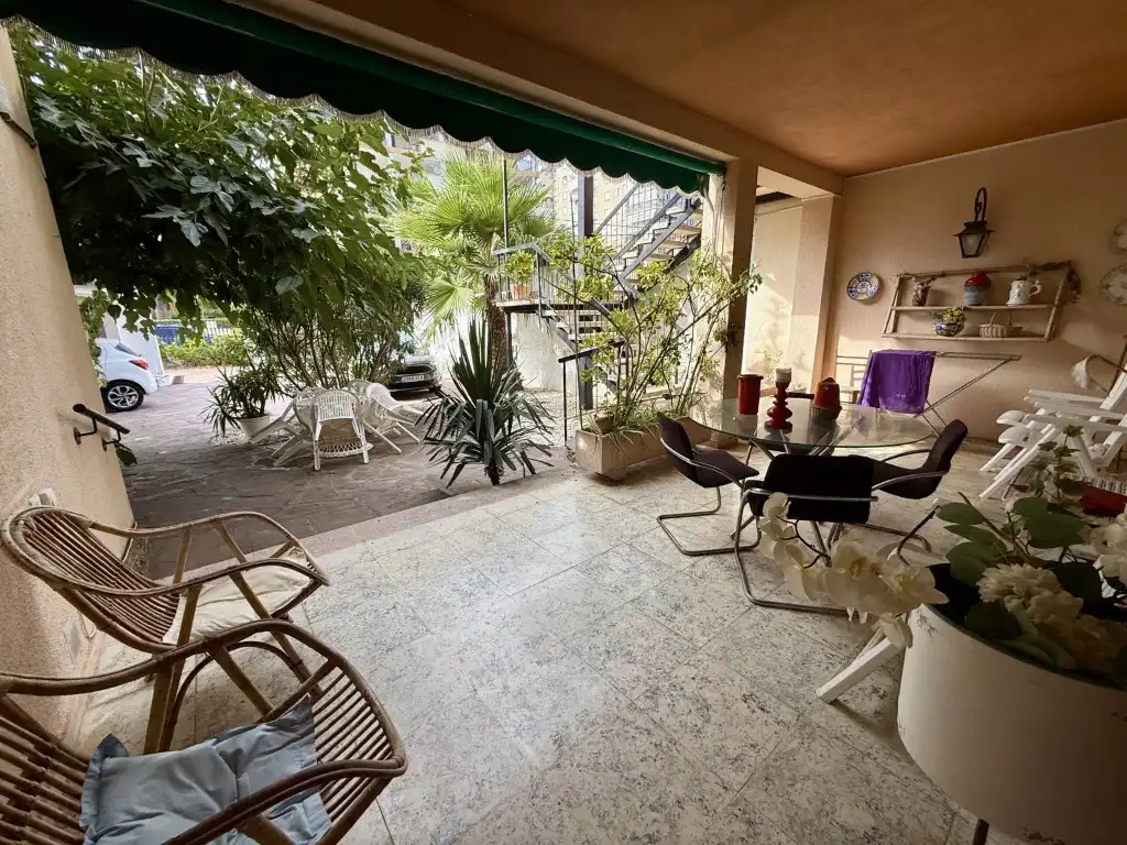 Erdgeschoss zur Miete in Calle Bernat Artola, Torreón - La Almadraba