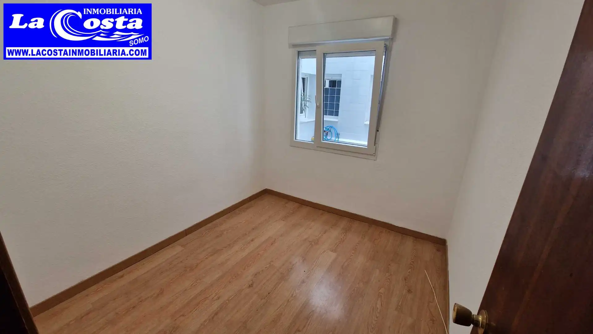 Bedroom of Flat for sale in Santander  with Parquet flooring, Oven and Washing machine