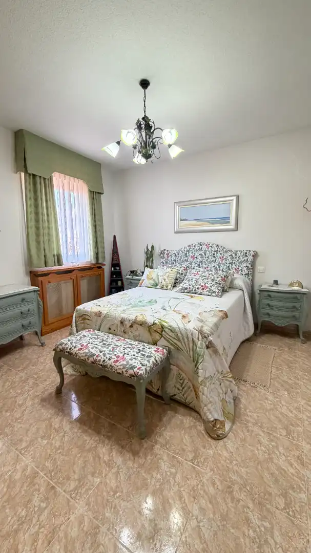Bedroom of Houses for sale in Campo Real  with Air Conditioner, Heating and Private garden