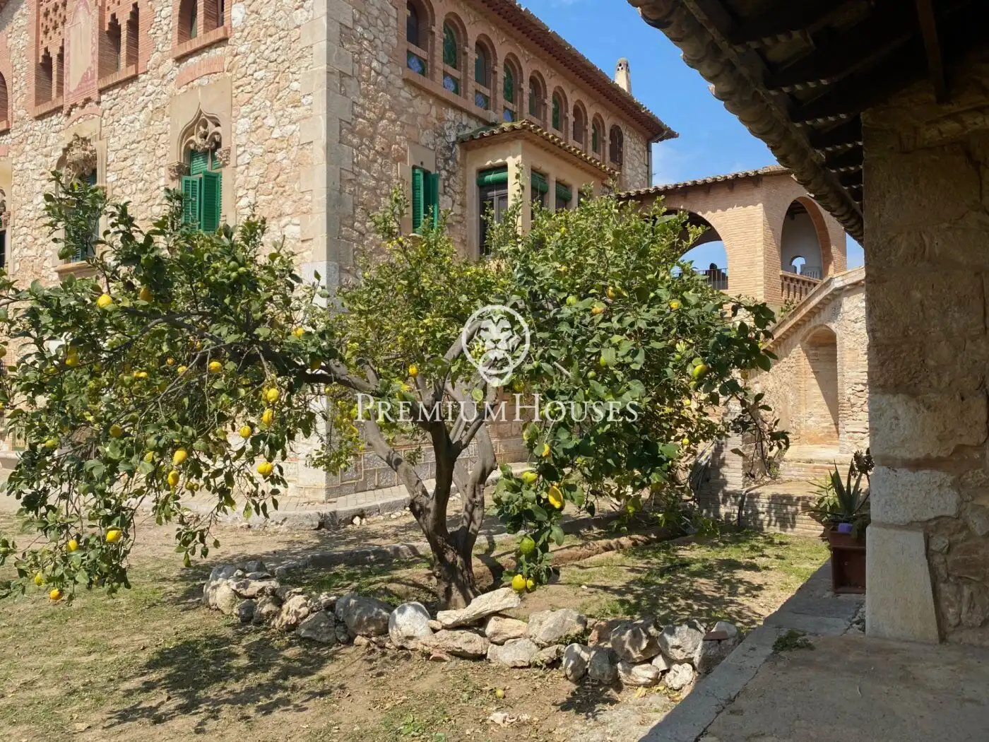 Exterior view of Country homes for sale in Sant Pere de Ribes  with Private garden, Storage room and Balcony