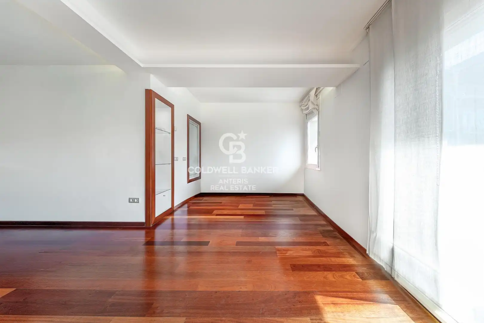 Vista exterior de Piso en venta en Barcelona con Aire acondicionado, Calefacción y Parquet