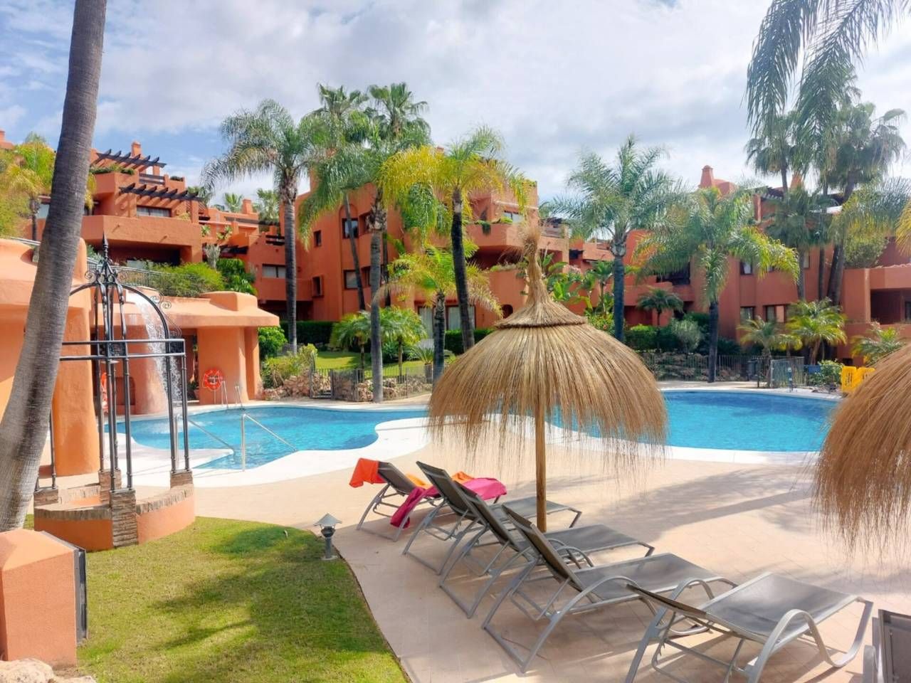 Exterior view of Flat to rent in Marbella  with Air Conditioner, Heating and Terrace
