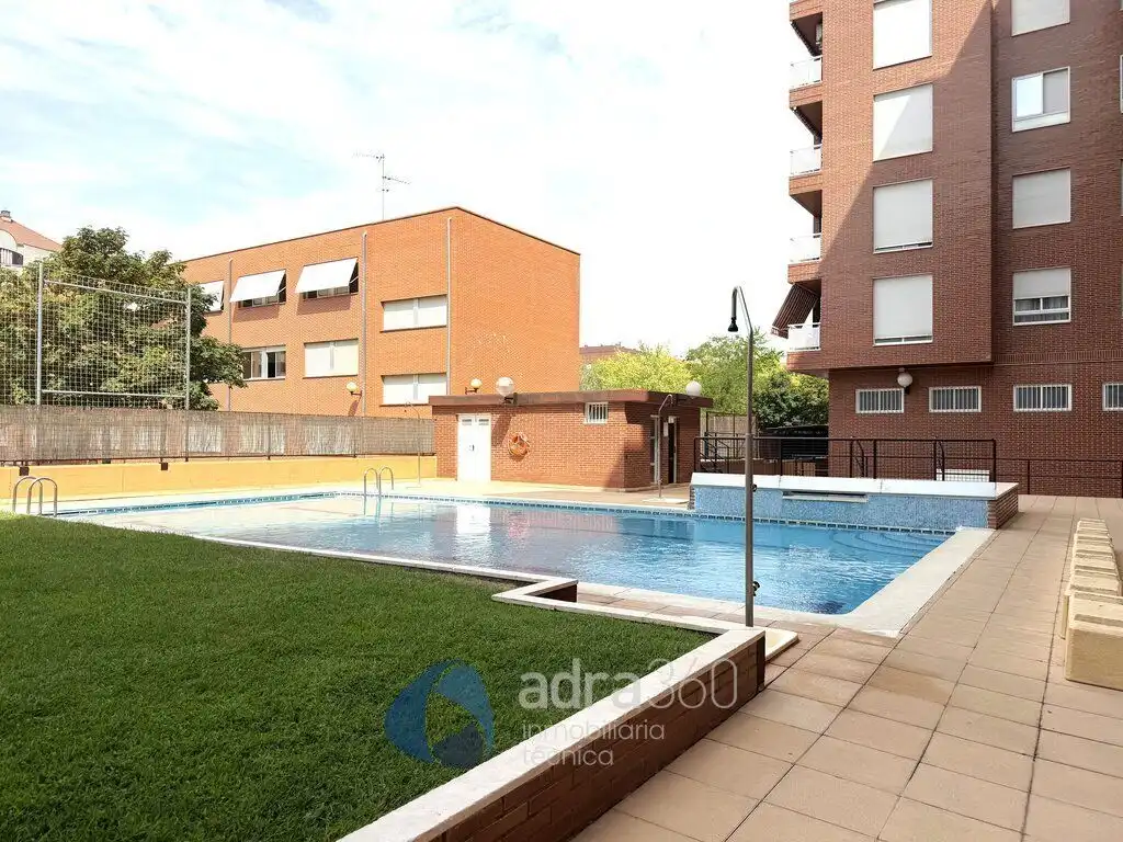 Flat for rent in Estambrera, Cascajos - Piqueras