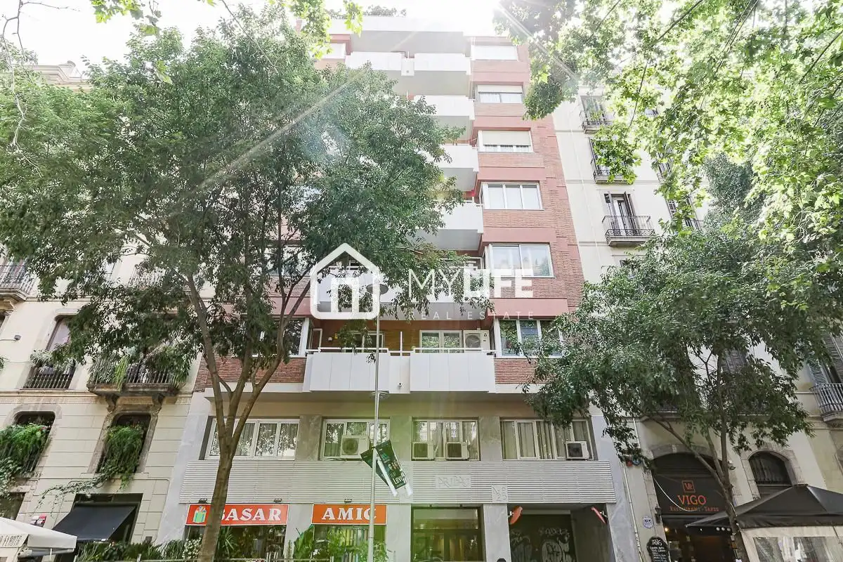 Vista exterior de Apartament en venda en Barcelona amb Aire condicionat, Calefacció i Parquet