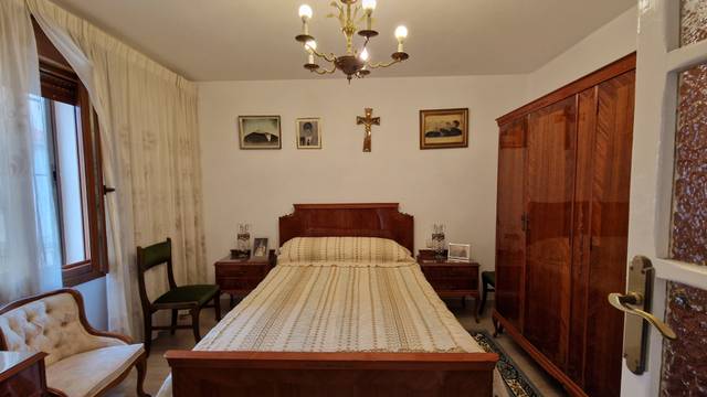 Casa-chalet en Venta en Calle Montserrat en El Cristo